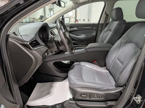 Used 2020 Buick Enclave Premium w/ Sun and Sites Package AWD/4WD image 13