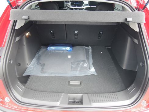 New 2026 Chevrolet Trax LT w/ Driver Confidence Package FWD image 27