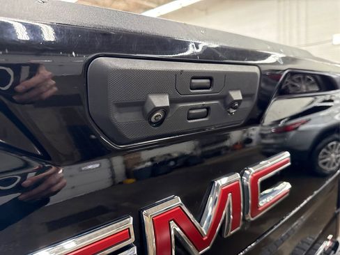 Used 2022 GMC Sierra 1500 AT4 w/ AT4 Premium Package image 15