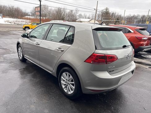 Used 2017 Volkswagen Golf S image 6