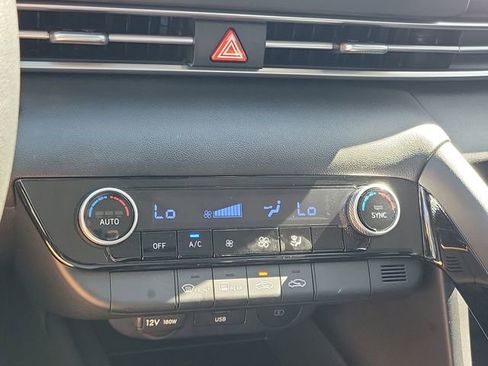Certified 2025 Hyundai Elantra Hybrid FWD image 13