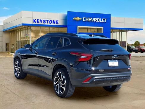 Used 2025 Chevrolet Trax RS FWD image 5