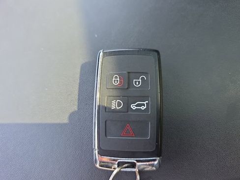 Used 2025 Land Rover Range Rover Sport SE AWD/4WD image 35