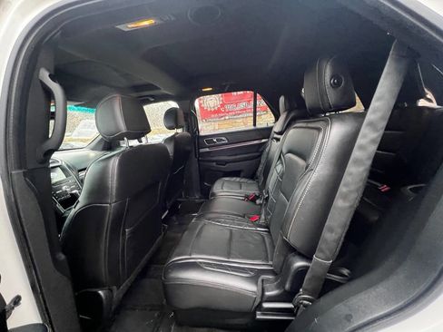 Used 2017 Ford Explorer Platinum image 15
