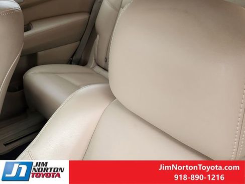 Used 2015 Nissan Pathfinder SL w/ Trailer Tow Package FWD image 16