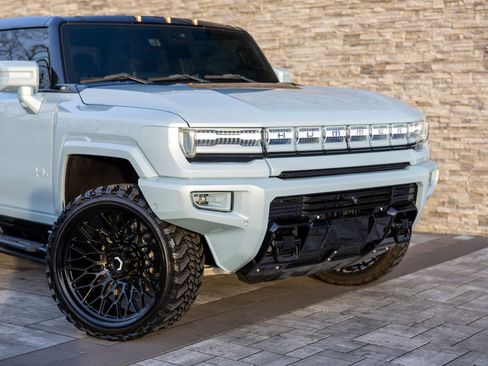 Used 2024 GMC Hummer EV 3X w/ Extreme Off-Road Package image 3