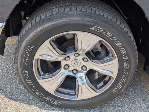 Used 2023 RAM 1500 Laramie AWD/4WD image 11