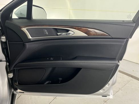 Used 2019 Lincoln MKZ Reserve image 30