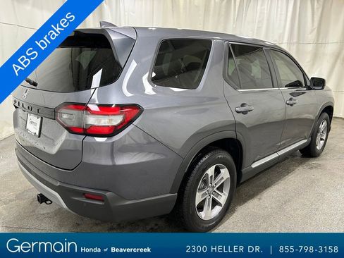 Used 2025 Honda Pilot EX-L image 9