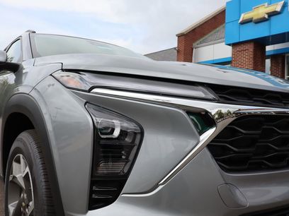 New 2025 Chevrolet Trax LT w/ Driver Confidence Package