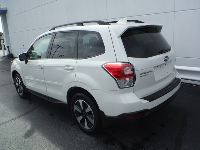 Used 2017 Subaru Forester 2.5i Premium w/ All-Weather Package AWD/4WD image 11