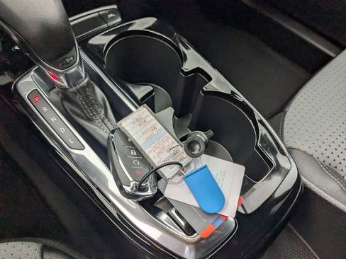 Used 2025 Chevrolet Trax LT w/ LT Convenience Package image 30