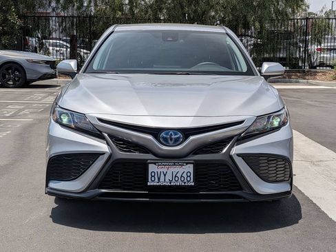 Used 2021 Toyota Camry SE FWD image 4