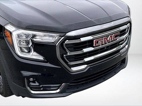 Used 2022 GMC Terrain AT4 w/ GMC Pro Grade Package AWD/4WD image 29