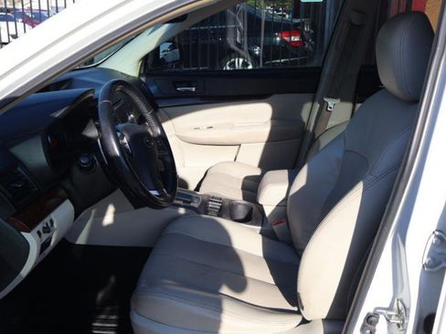 Used 2014 Subaru Legacy 2.5i Limited w/ Moonroof Package image 16