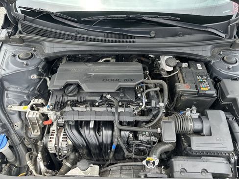 Used 2024 Hyundai Elantra SEL FWD image 12