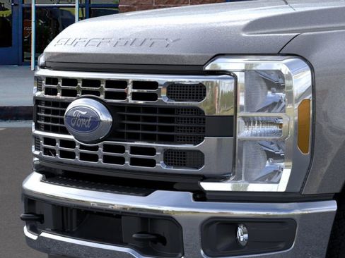 New 2026 Ford F250 XLT w/ FX4 Off-Road Package image 17