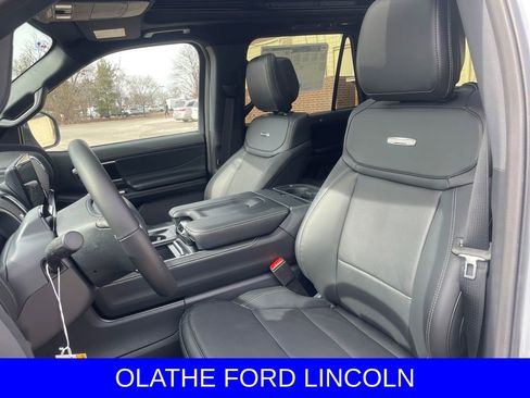 New 2026 Ford Expedition Platinum w/ Stealth Appearance Package image 15