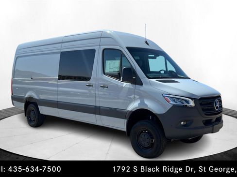 Used 2025 Mercedes-Benz Sprinter 2500 image 7