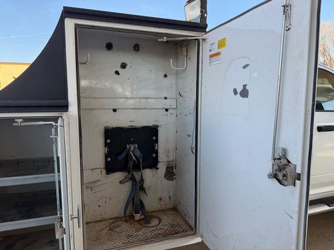 Used 2011 RAM 5500 SLT image 32