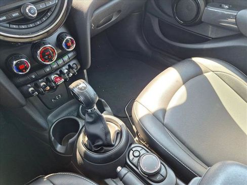 Used 2018 MINI Cooper 4-Door Hardtop FWD image 11