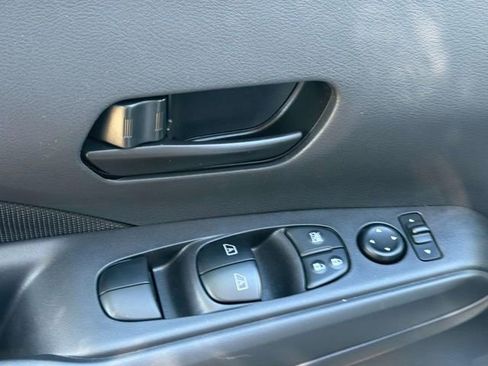 Used 2025 Nissan Kicks Play S image 25