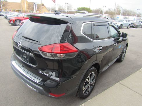 Used 2017 Nissan Rogue SL w/ SL Premium Package image 5