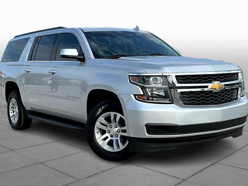 Used 2020 Chevrolet Suburban LT image 2