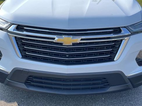 Used 2023 Chevrolet Traverse LT FWD image 7