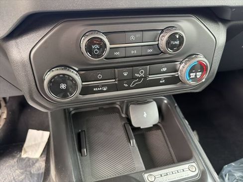 New 2026 Ford Bronco 4-Door AWD/4WD image 28