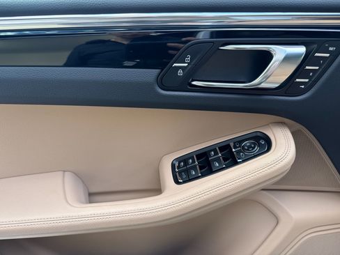 New 2026 Porsche Macan image 12