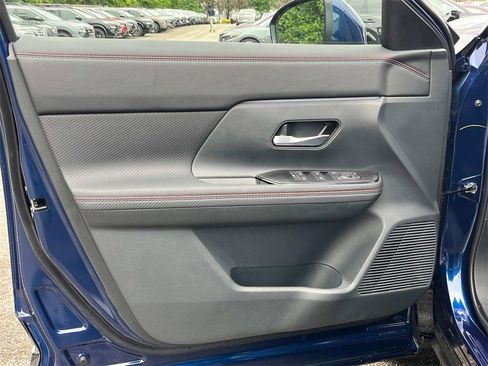 New 2025 Nissan Kicks SR image 19