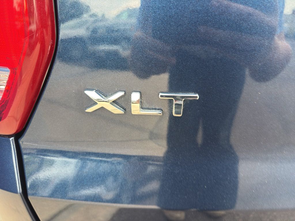 Used 2016 Ford Explorer XLT w/ Equipment Group 201A AWD/4WD image 31