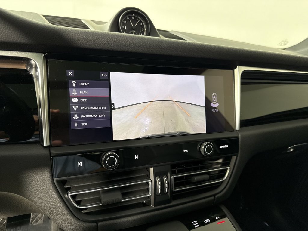 Certified 2024 Porsche Macan w/ Premium Plus Package AWD/4WD image 29