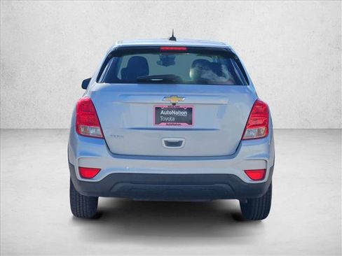 Used 2019 Chevrolet Trax LS image 7