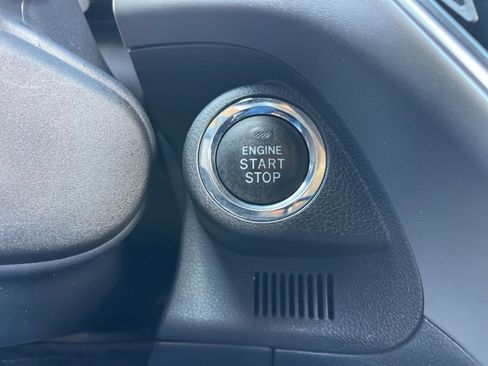 Used 2025 Subaru Crosstrek 2.0i Premium image 16