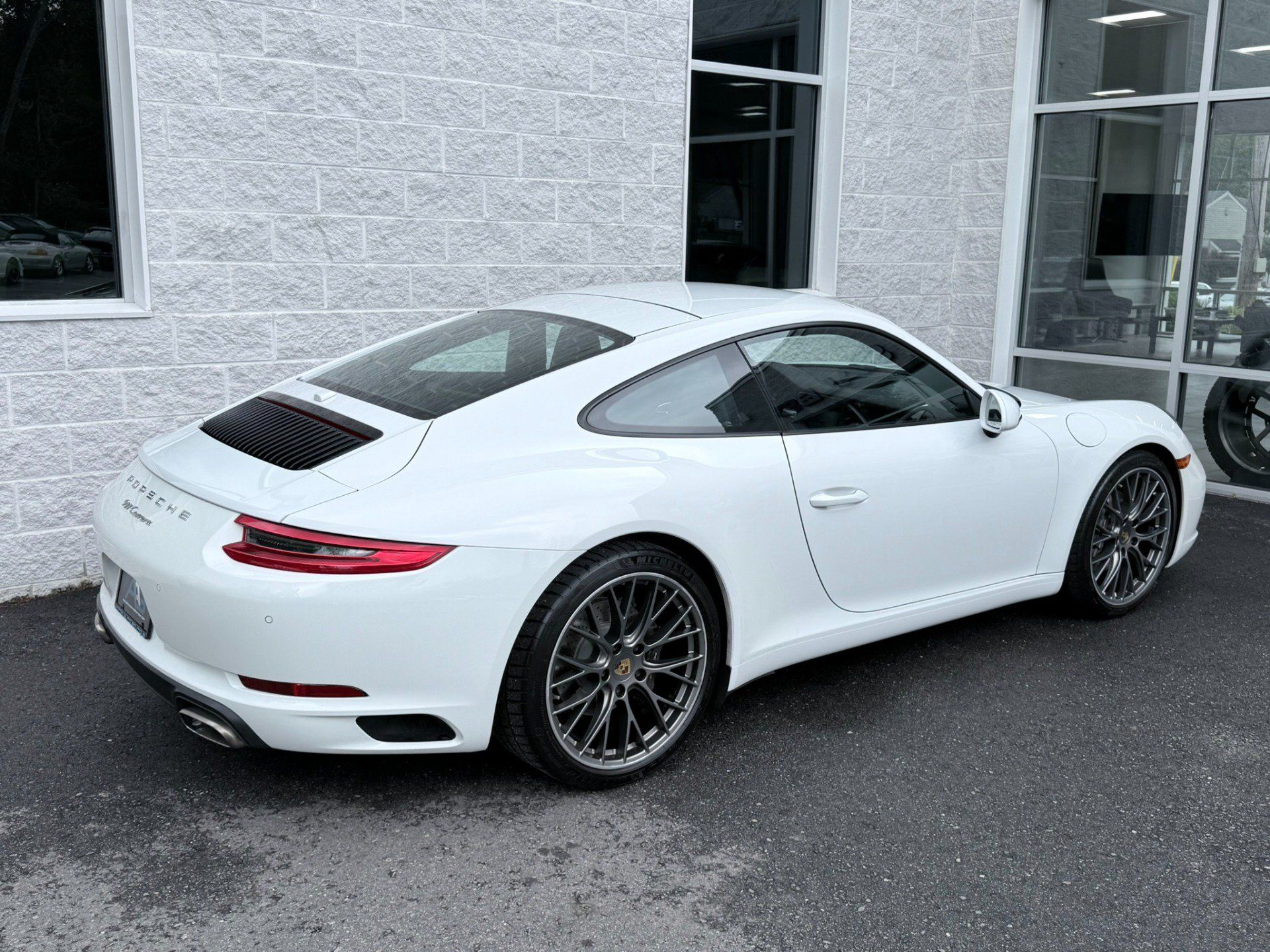 Used 2017 Porsche 911 Carrera 4 AWD/4WD image 32