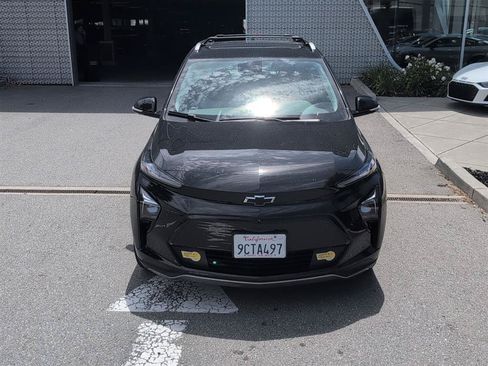 Used 2022 Chevrolet Bolt EUV Premier w/ Sun & Sound Package FWD image 3