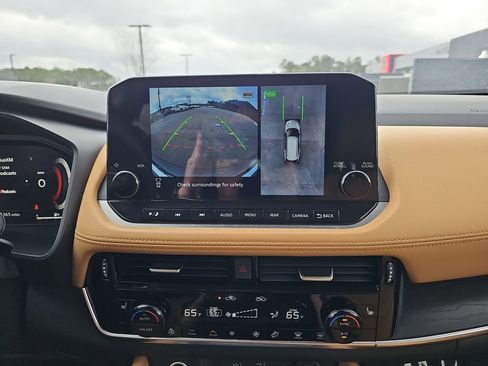 Used 2023 Nissan Rogue Platinum w/ Platinum Premium Package image 27