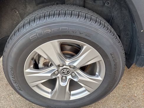 Used 2024 Toyota RAV4 XLE image 8