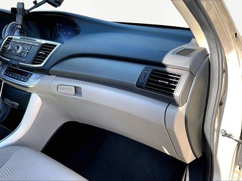 Used 2015 Honda Accord LX image 18