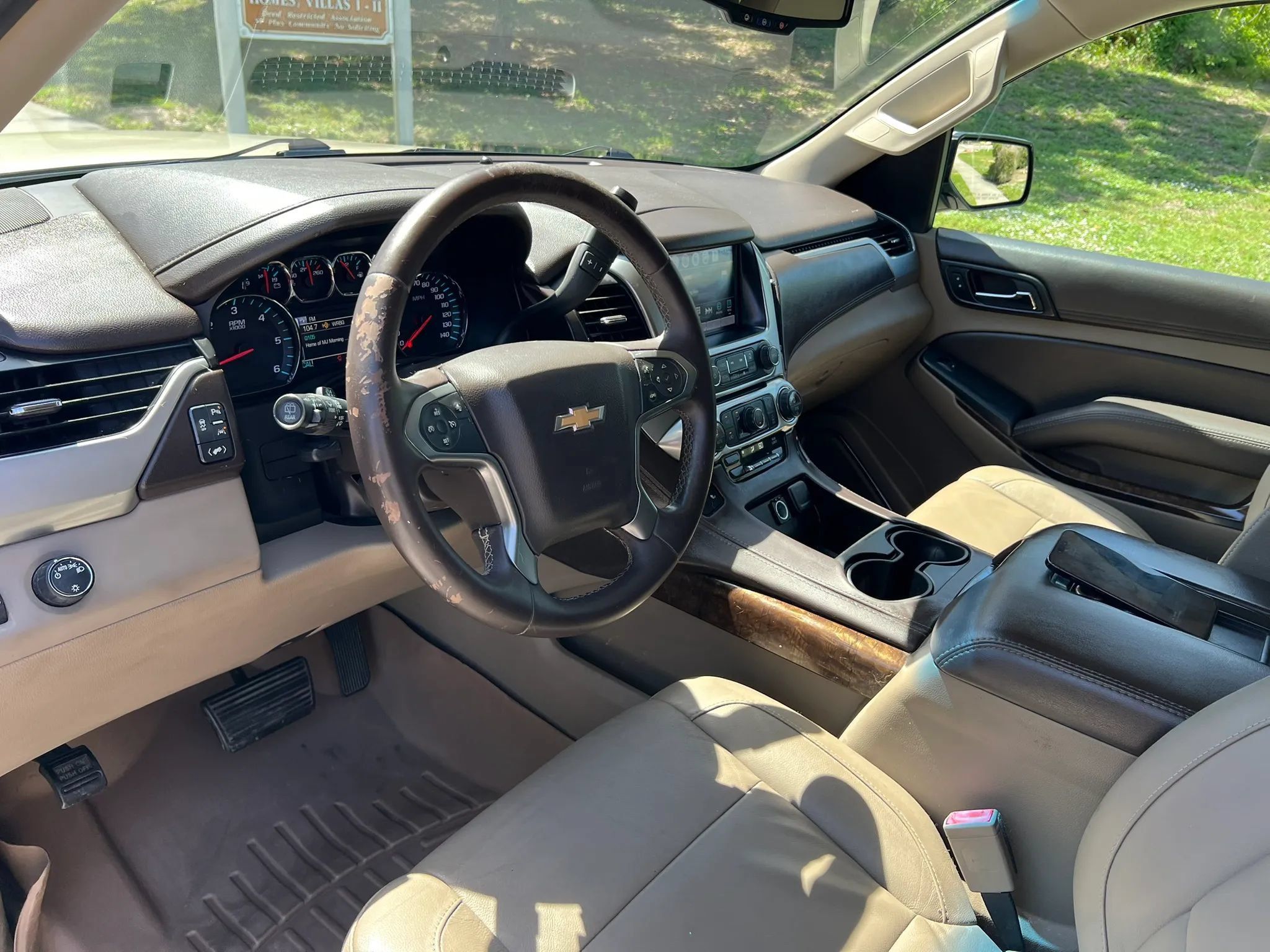Used 2016 Chevrolet Suburban LT RWD image 14