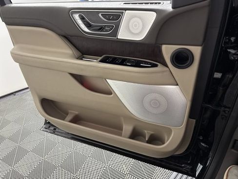 Certified 2023 Lincoln Navigator Reserve AWD/4WD image 13