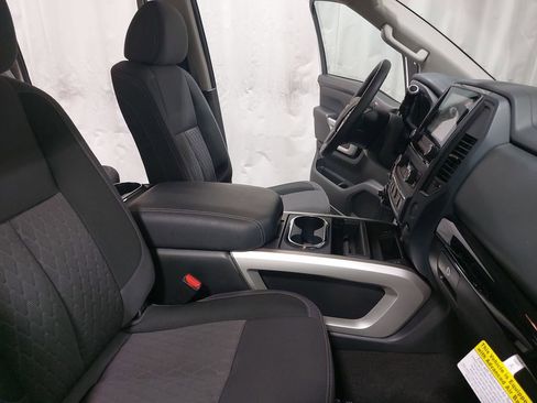 Certified 2024 Nissan Titan SV w/ SV Convenience Package image 10