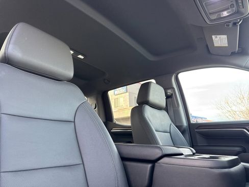 Used 2024 GMC Sierra 1500 SLT image 18