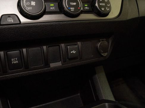 Certified 2022 Toyota Tacoma SR image 14