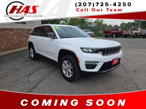 Used 2023 Jeep Grand Cherokee Limited AWD/4WD image 2