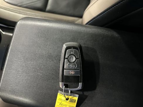 Certified 2022 Ford Bronco Wildtrak AWD/4WD image 34