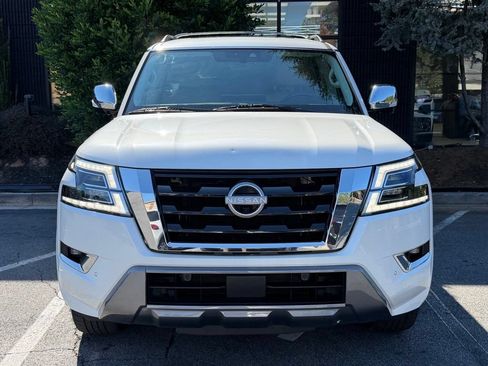 Used 2022 Nissan Armada Platinum w/ Captain's Chairs Package RWD image 3