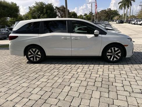 Used 2025 Honda Odyssey EX-L image 14